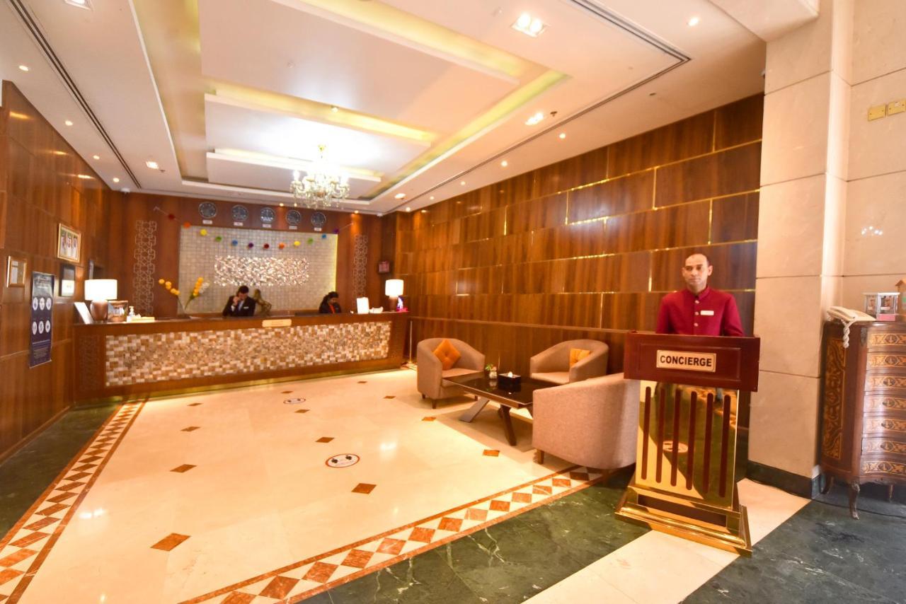 Nejoum Al Emarat Шарджа