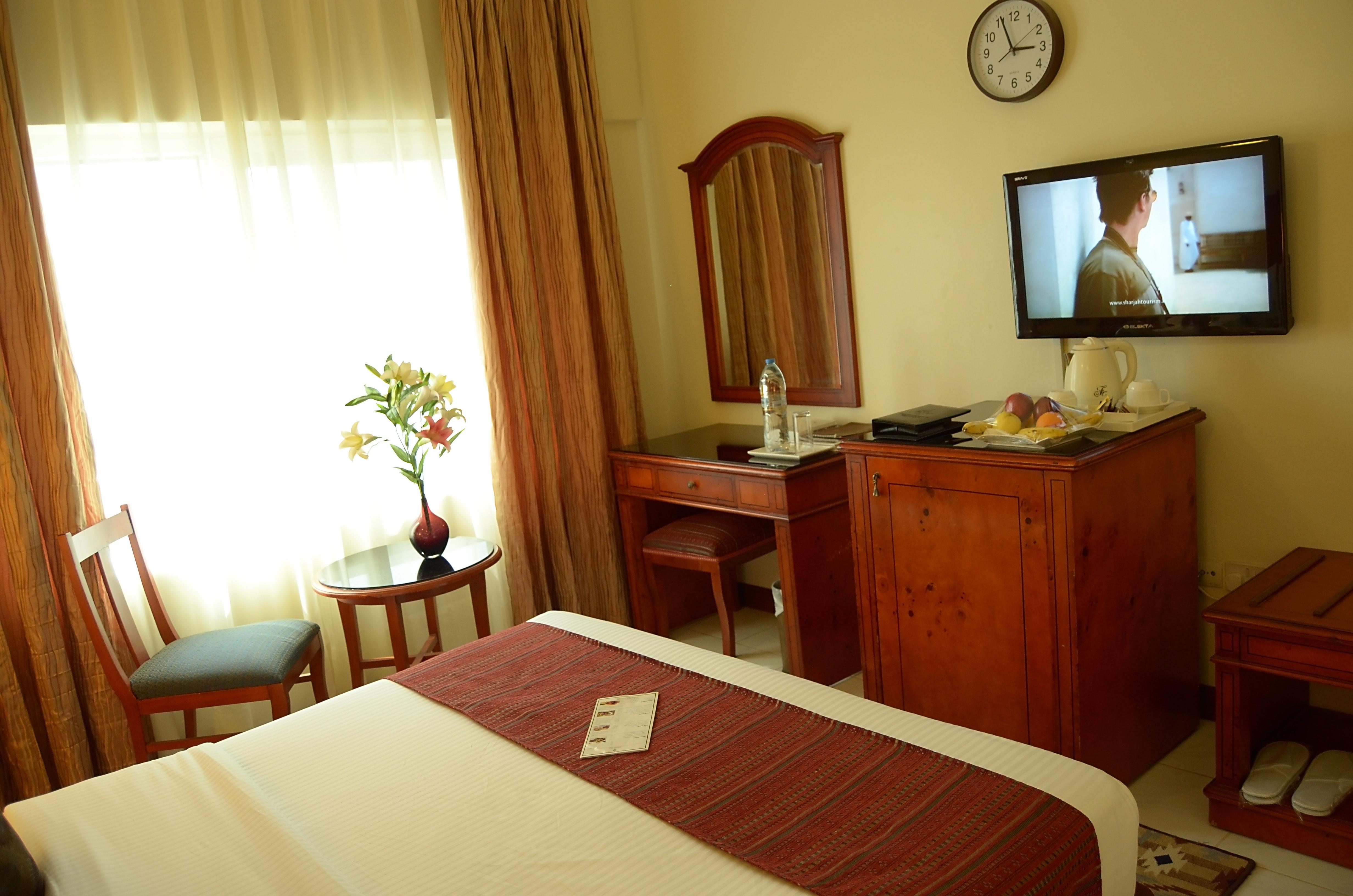 Отель Nejoum Al Emarat 3*